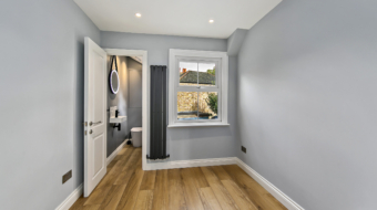 35 Lower Mortlake Road