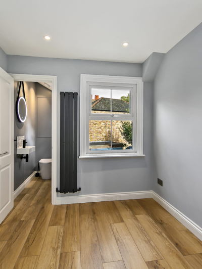 35 Lower Mortlake Road