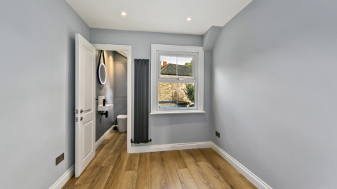 35 Lower Mortlake Road